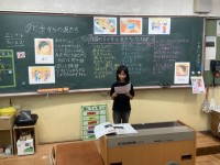 ぼくはタヒチから来たアイトにどう接すればいいのか悩んでいる様子を伝えています。