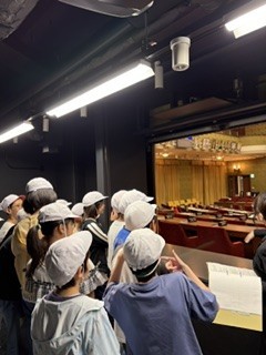 市議会場の裏側も見せていただきました。