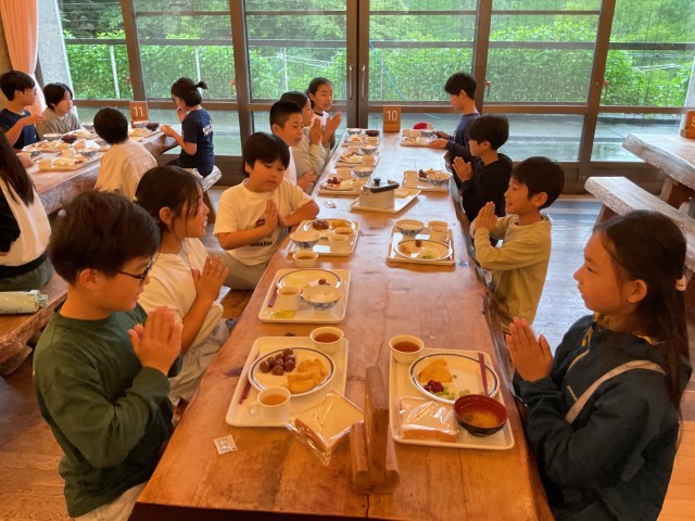 朝食
