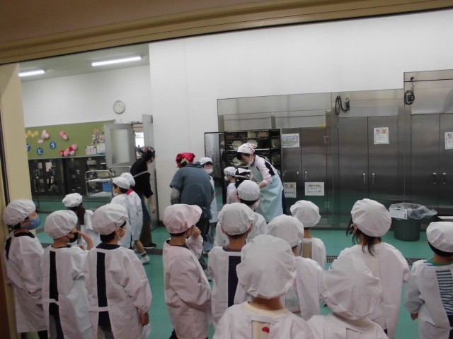 給食室に取りに行ったよ