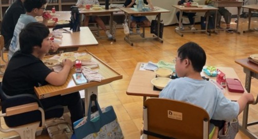 給食交流の様子
