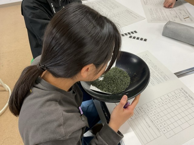 香りを確かめ・・・