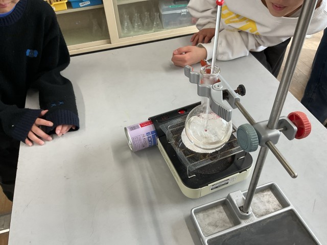 水は熱し続けるとどうなるかの実験