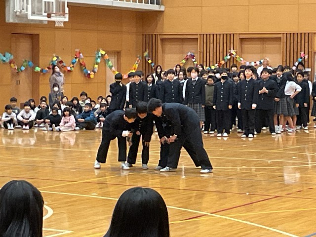 ５・６年はフェスのノリで会場を盛り上げました