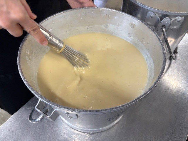 たっぷりの白みそを使いました。