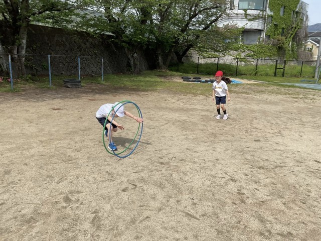 「２本同時に、くぐれるかな？」