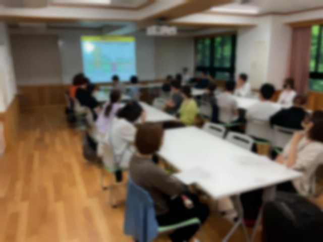 京都市の学校給食についての説明の様子