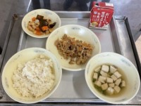 ごはんがすす　むぶたにくのしょうがいため