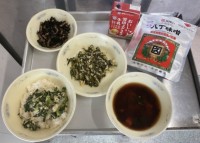 ごはんが進むまぜごはんにひじきの煮つけ赤だし