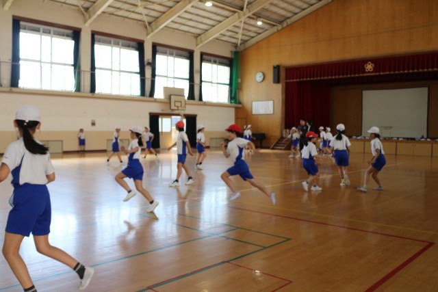 体育館運動クラブ