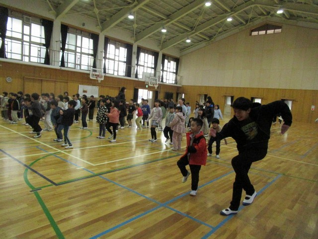 ダンス　ジャングルグルグル