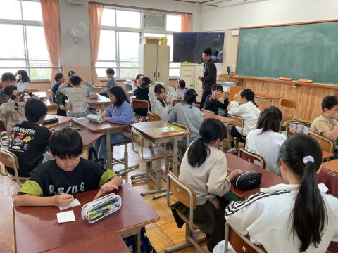 5年生はゲームで気持ちをほぐし合い