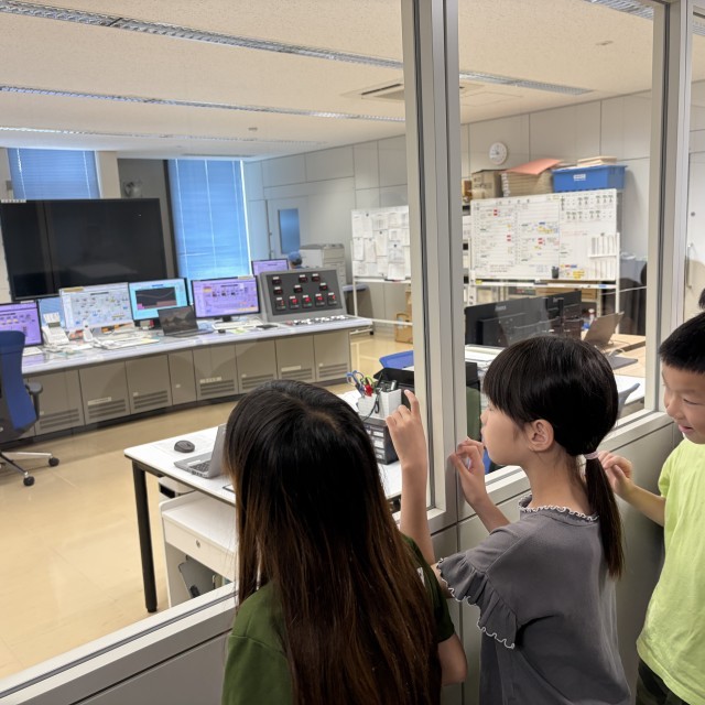 水の様子や施設の様子を２４時間体制で管理していると聞いて驚きました。