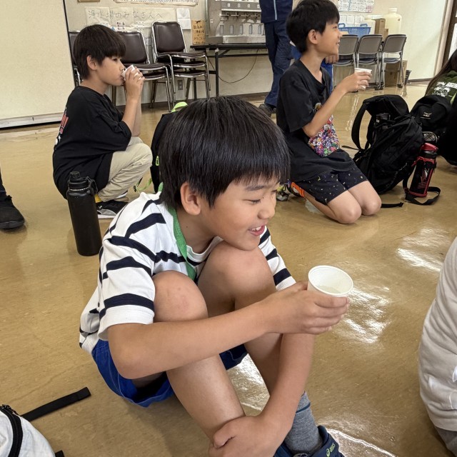 できたての水を飲んだ時の表情です。