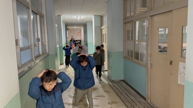 障害物を避けながら避難しました。