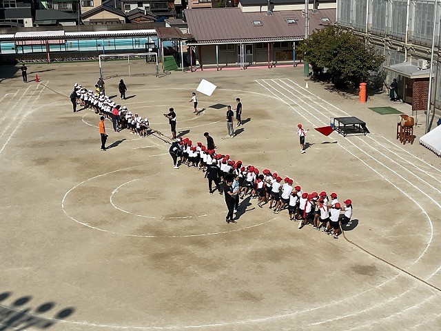 たてわり種目　綱引き