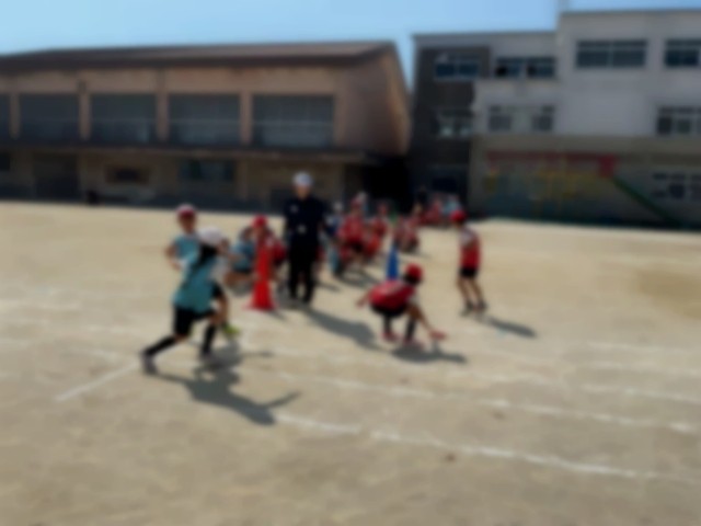 低学年リレーの練習