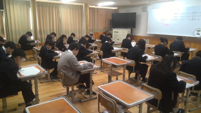 7年3組テスト受験の様子