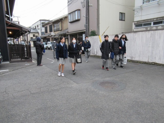 今朝の登校の様子です。