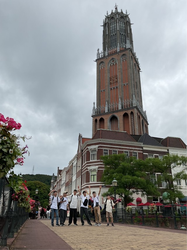 本部Aドルトームン