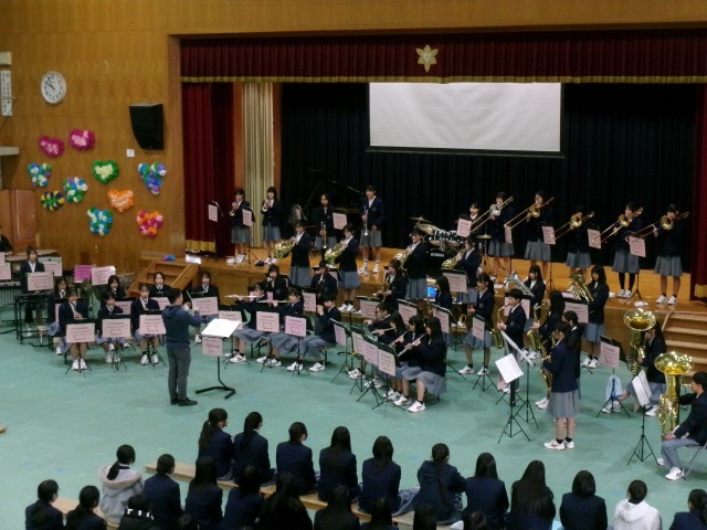 吹奏楽部の演奏