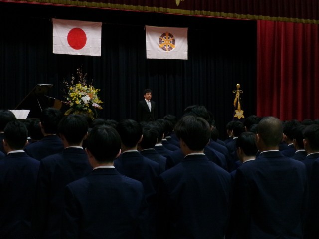 PTA会長様がお祝いの言葉を披露する様子