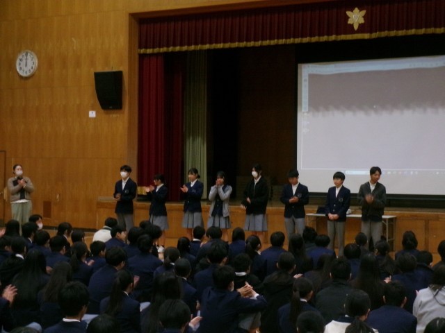 優秀ふり返り記録者の表彰の様子