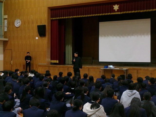 先生方から来年度に向け説明する様子