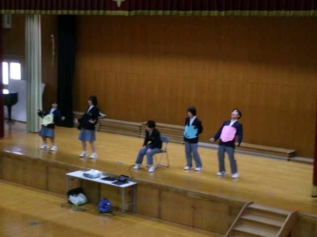 生徒会本部の寸劇