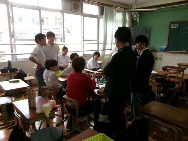 先生と相談して決める様子