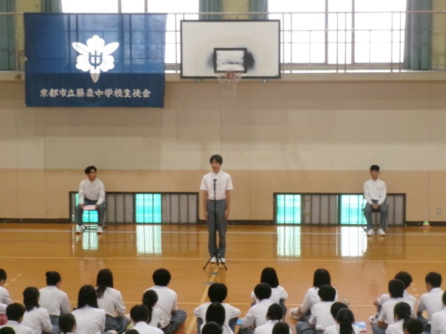 生徒の代表が要望を伝える様子