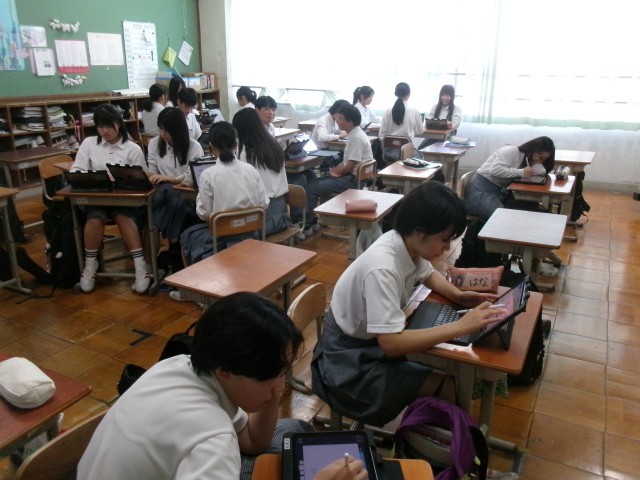 生徒が個人のもりたんに取り組む様子