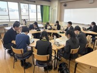 学習合宿ディレクターのミーティングの様子