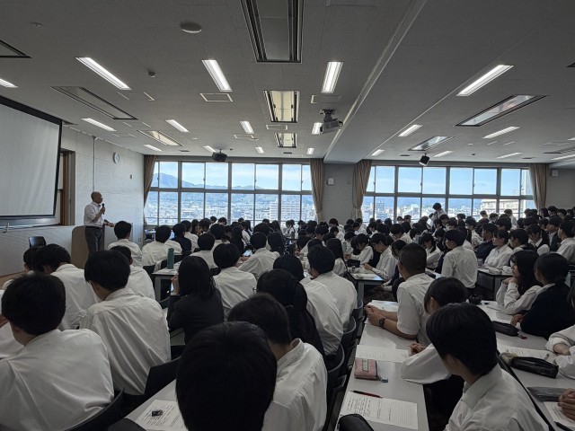 質疑応答の様子。