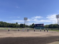 入場行進をしている様子