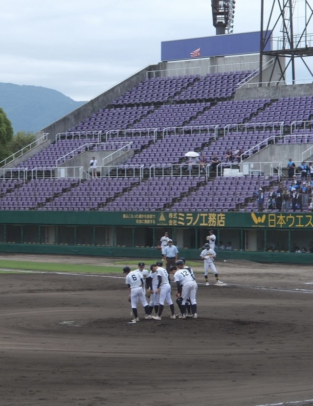 気合を入れる選手たち