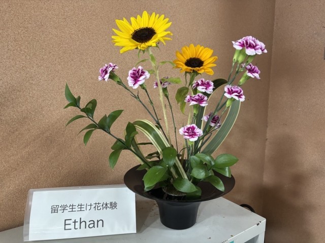 Ethan生け花体験