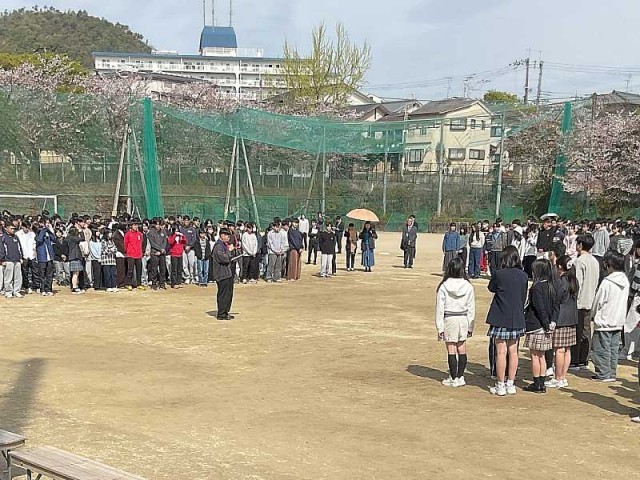 生徒会と1年生の対面式の様子です
