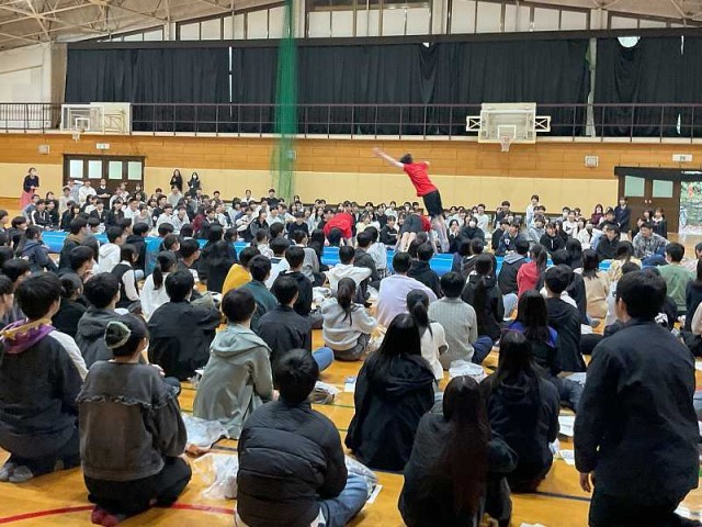 体操部の紹介の様子