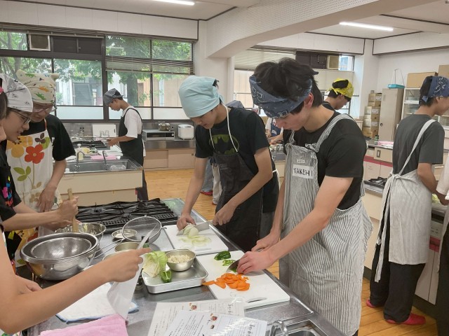 調理実習　野菜スープ作り