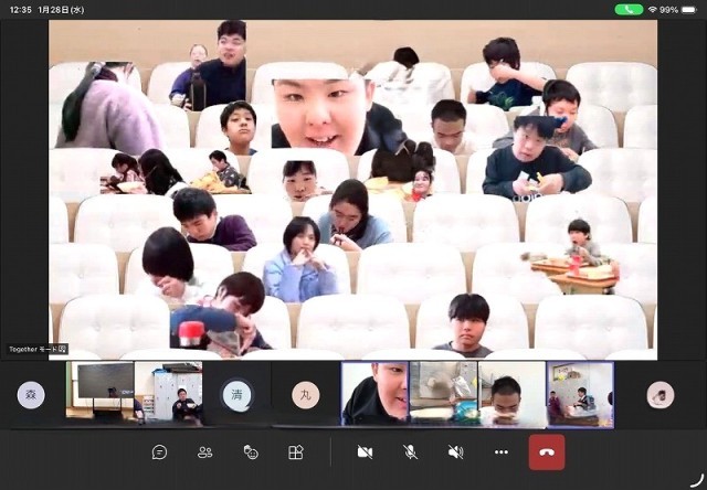 画面を通じた給食交流